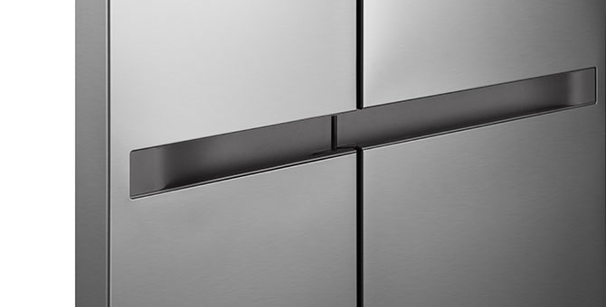 The handle design of the refrigerator magnified with gradient white lines