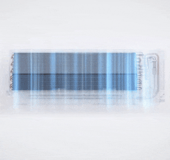 Visualización de la tecnología de autolimpieza en un aire acondicionado, mostrando el proceso con flujo de aire azul.