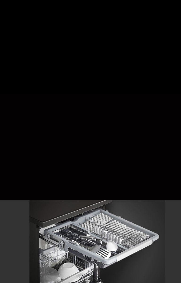 高度可調托盤不僅能容納不同尺寸餐具，更能放置小型備餐碗和蓋子