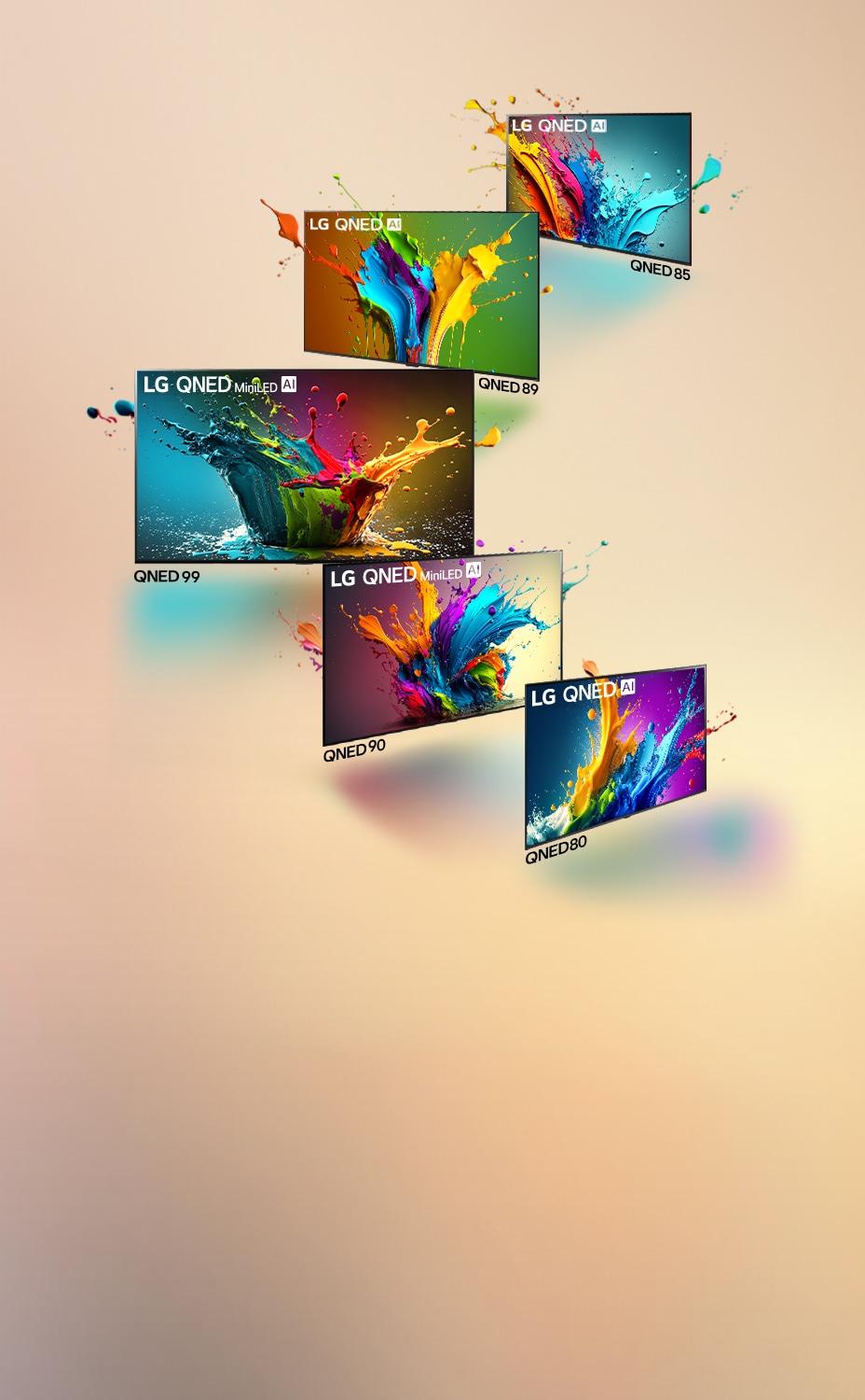 Ein Bild der LG QNED 80, 90, 99 und 85 stehen schr?g nebeneinander. Der QNED 99 TV ist nach vorne ausgerichtet, die anderen TVs stehen in einem 45-Grad-Winkel. Bunte Farbtropfen und Wellen schie?en aus jedem Bildschirm. Eine Lichtquelle strahlt und wirft bunte Schatten auf den Boden.