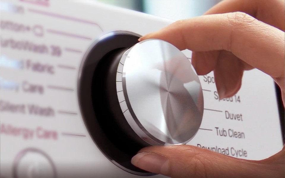 Drehen Sie den Drehknopf, um die Programme der LG-Waschmaschine auszuw?hlen.