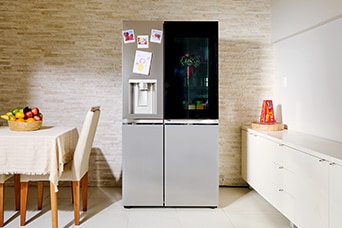 Geladeira LG na cozinha com destaque para o recurso Door-in-Door?.