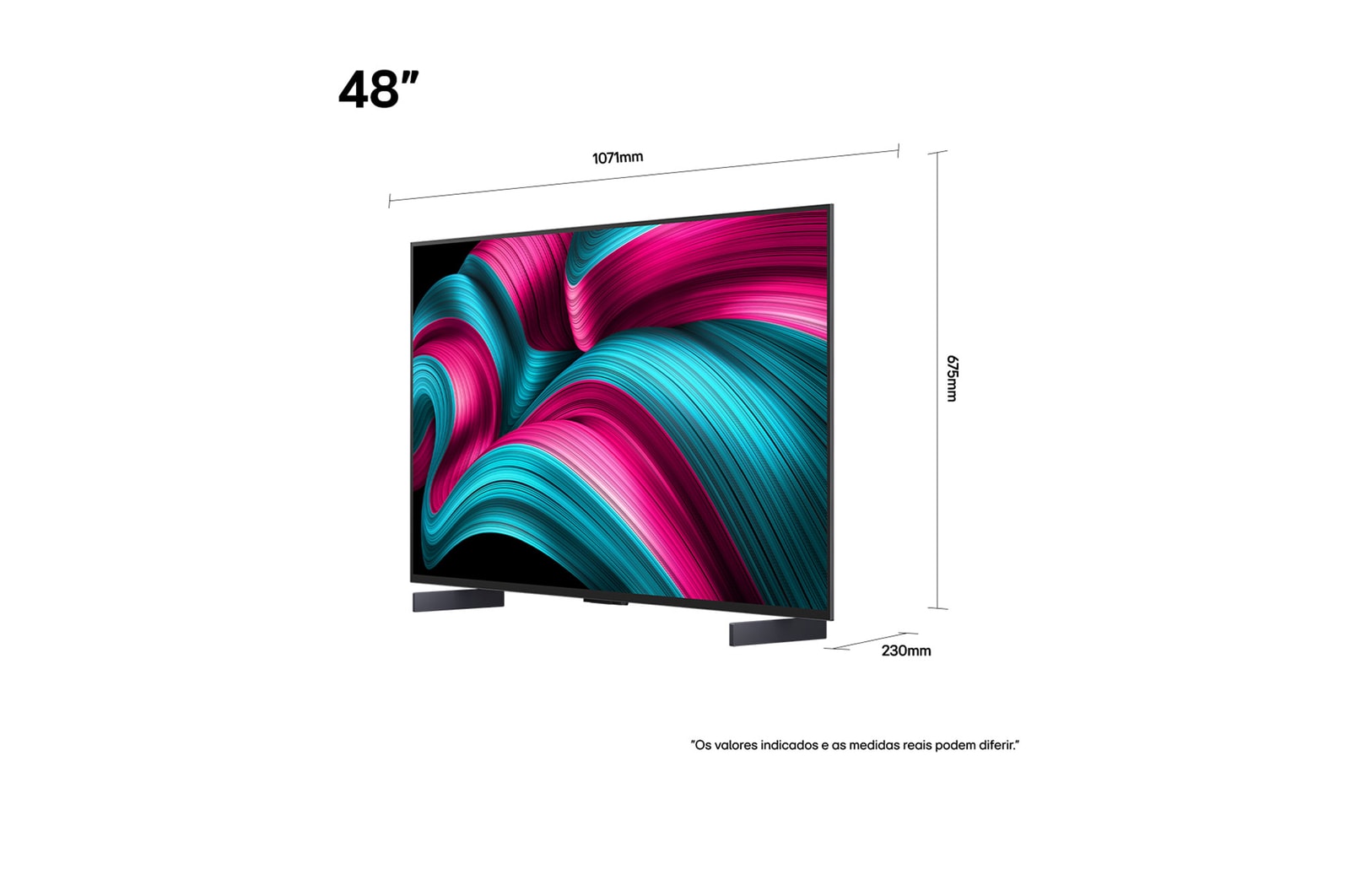 Sala de estar com uma LG OLED TV montada na parede. A TV exibe uma cadeia de montanhas contra um céu escuro e estrelado. A cena é dividida ao meio para mostrar como a tecnologia Preto perfeito oferece níveis de preto verdadeiros, independentemente de estar claro ou escuro ao seu redor. Um lado da cena mostra uma vers?o mais opaca e acinzentada da paisagem, a tela denominada Preto imperfeito. Do outro lado, há uma imagem mais agradável, com uma faixa dinamica maior de pretos e brancos. Esta é a tela denominada Preto perfeito. O logotipo de certifica??o também é visível: a tecnologia Preto perfeito oferece níveis de preto menores ou iguais a 0,24 nit até 500 lux. Há um bal?o de texto ao seu lado que diz: verifique a marca de certifica??o Preto perfeito.