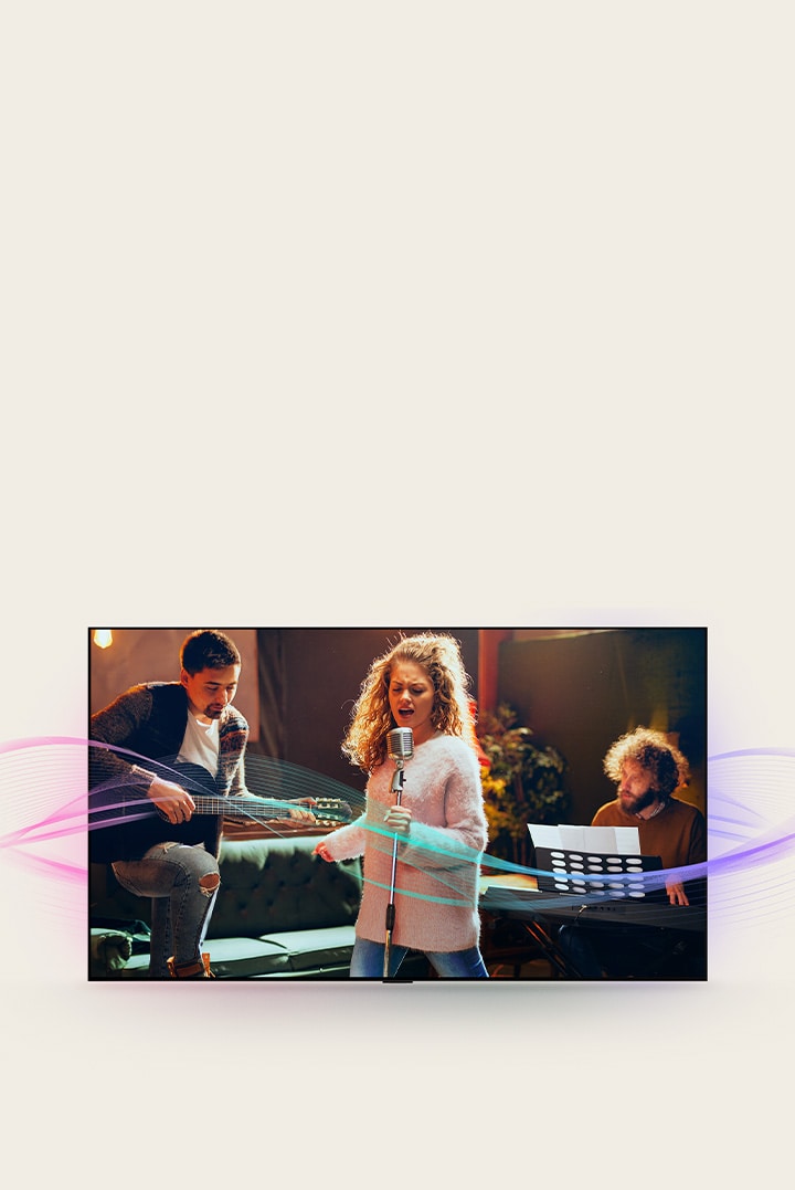 Na imagem, há um homem tocando viol?o, uma mulher cantando em um microfone e um homem tocando piano. As ondas sonoras que vêm delas mostram a emiss?o de áudio e como a qualidade do som é aprimorada com o AI Clear Sound.