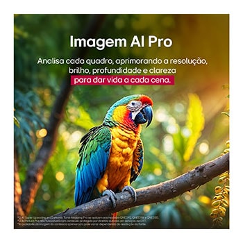 A tela de uma LG TV com um AI Magic Remote em primeiro plano. O bot?o AI está destacado, e um bal?o de fala mostra o texto: “Sugira um filme de que eu goste”. Na tela, vemos o ícone do usuário E, indicando como o AI Voice ID foi capaz de identificar qual era o usuário e fornecer recomenda??es personalizadas com base apenas na sua voz.