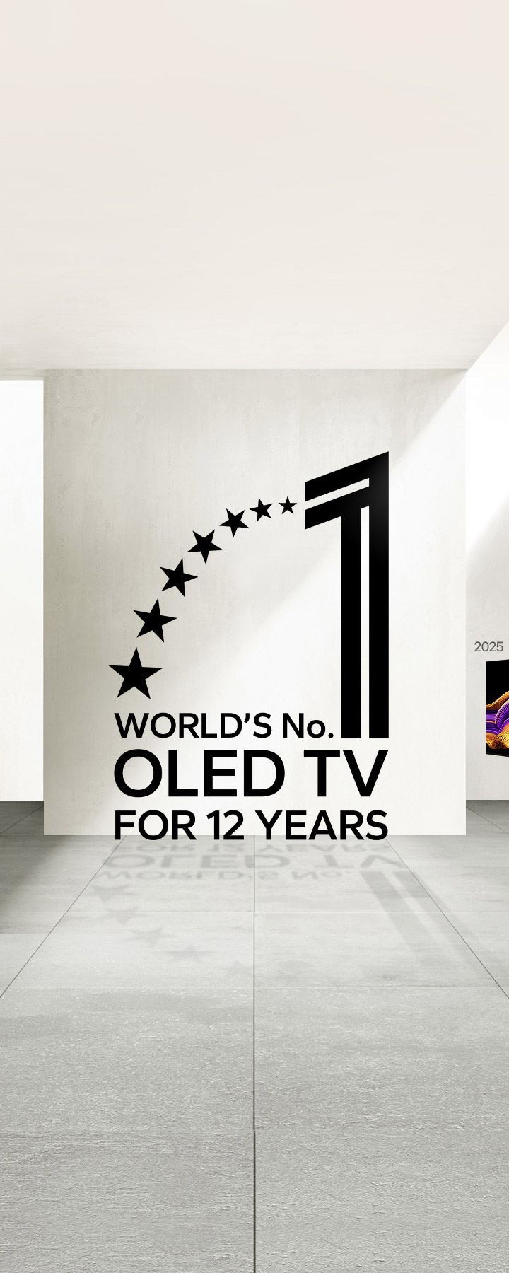 L’emblème du numéro?1 mondial des OLED TV depuis 12?ans. L’arrière-plan ressemble à un espace d’exposition. Au loin, on aper?oit un LG OLED TV. 