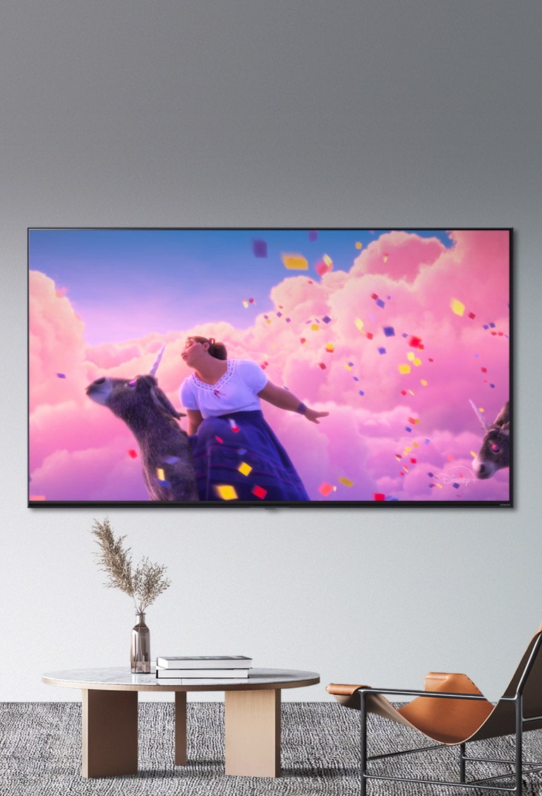 Des scènes du film d’animation ??Encanto?? de Disney présentent des couleurs vives et éclatantes sur un téléviseur NanoCell de LG.