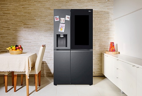 Refrigerador LG en la cocina mostrando la función Door-in-Door?.		