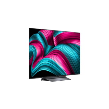 Mírně nato?eny pohled na televizor LG OLED evo AI C5 4K Smart TV.