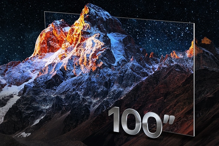 Gebirgskette im Rahmen eines Fernsehers als kreative M?glichkeit zur Hervorhebung von Fernsehern mit einer gro?en Bildschirmgr??e. Mit dem Hinweis ?100?Zoll“.