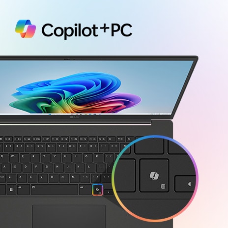 Ein Laptop mit dem Windows 11 Bloom-Hintergrundbild, das eine Nahaufnahme der dedizierten Copilot-Taste auf der Tastatur zeigt. Das ?Copilot+PC“-Logo wird in der oberen linken Ecke gut sichtbar angezeigt.	