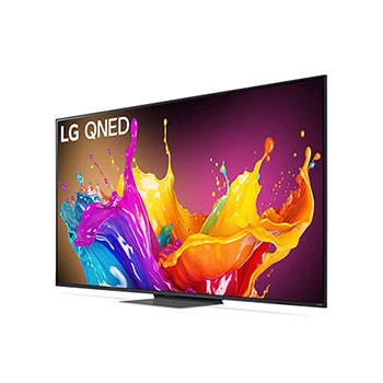 LG QNED86 AI 4K Smart Fernseher aus einer st?rker angewinkelten vorderen rechten Perspektive betrachtet, hebt das Seitenprofil und das Standfu?design hervor.
