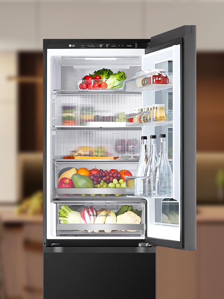 Der Kühlschrank ist mit einer Lebensmittelabdeckung ausgestattet, die die kalte Luft auch bei ge?ffneter Tür h?lt.