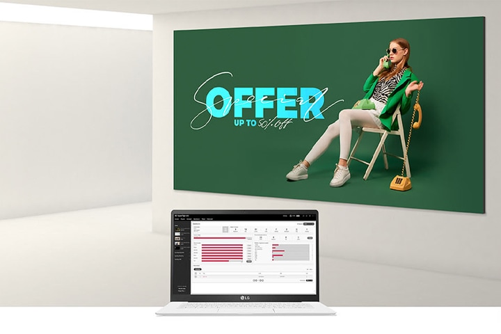 Es zeigt die Verwendung von Signage-Produkten und den tats?chlichen Bildschirm von LG SuperSign CMS auf einem Laptop an.