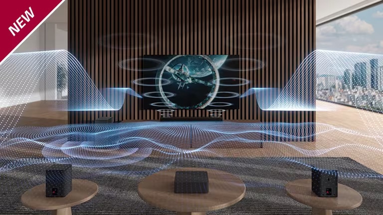 Unterschiedlich grafisch dargestellte blaue Klangwellen gehen von Sound Bar und Fernsehger?t aus. In der linken oberen Ecke steht ?NEU“.