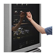LG SIGNATURE Weinkühlschrank mit InstaView? (E, 420L, 179cm hoch) mit Eclipse Display & Inverter Linear Compressor? | LSR200W, LSR200W