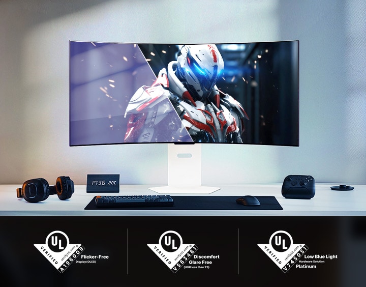 Gebogener Gaming-Monitor, der eine Roboterfigur in futuristischer Umgebung zeigt, darunter sind UL-Zertifizierungen zu sehen.	
