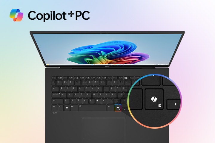 Ein Laptop mit dem Windows 11 Bloom-Hintergrundbild auf dem Bildschirm, mit einer Nahaufnahme einer dedizierten Copilot-Taste auf der Tastatur. Das ?Copilot+PC“-Logo wird gut sichtbar in der oberen linken Ecke angezeigt und unterstreicht die KI-integrierte Funktionalit?t.