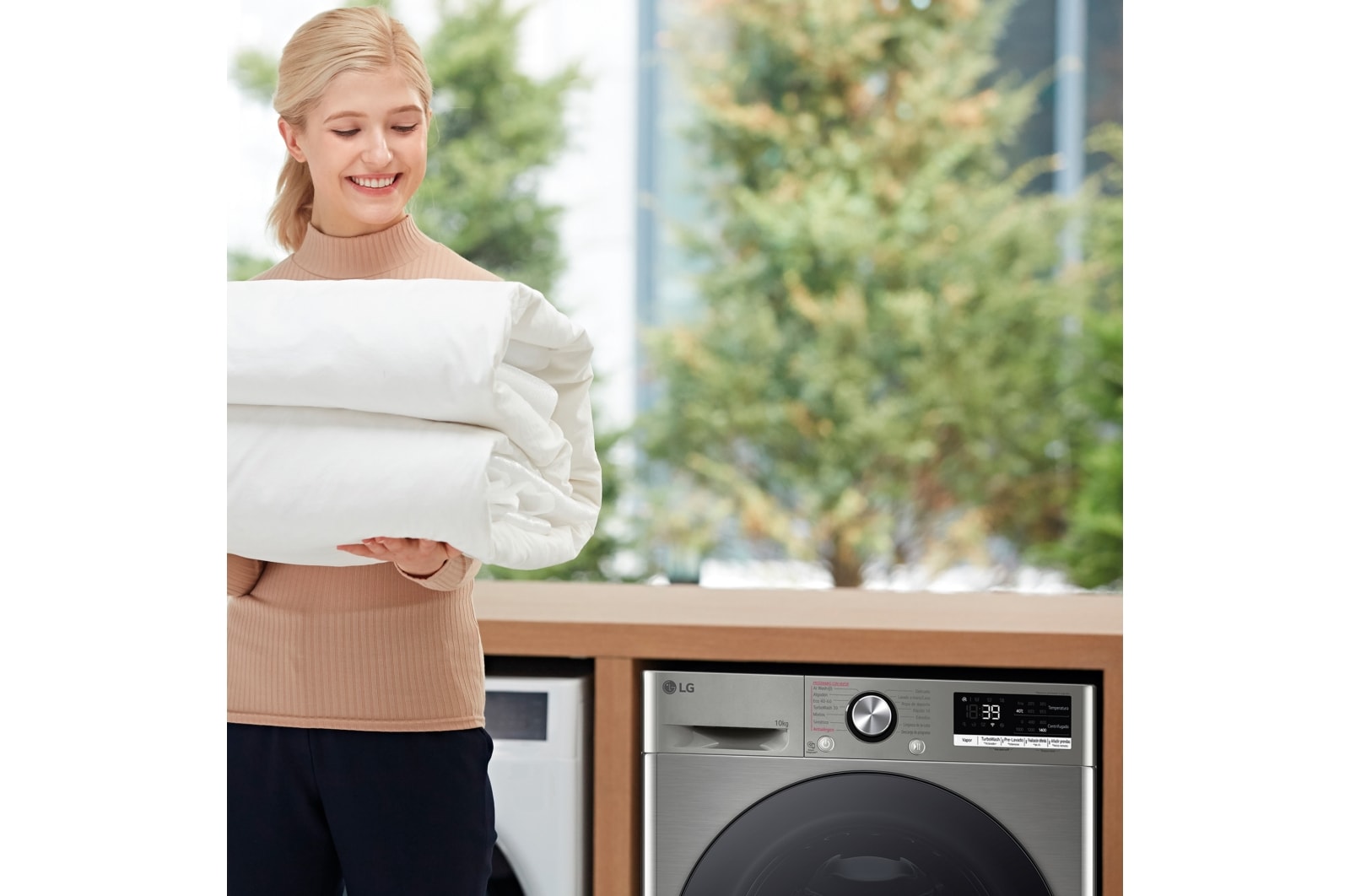 LG Lavadora inteligente AI Direct Drive. TurboWash 360o, Vapor+, 10kg , 1400rpm Un10% más eficiente que A, Serie 700, F4WR7010AGS