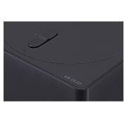 Gros plan légèrement incliné du bo?tier Zero Connect Box avec le logo LG OLED sur le bord