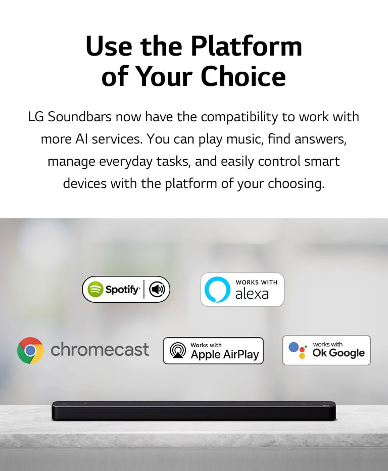 On peut voir une barre de son sur une étagère grise et des logos de plate-forme AI?; dans l’ordre, de gauche à droite?: Spotify, Alexa, Chromecast, Apple Airplay et OK Google.
