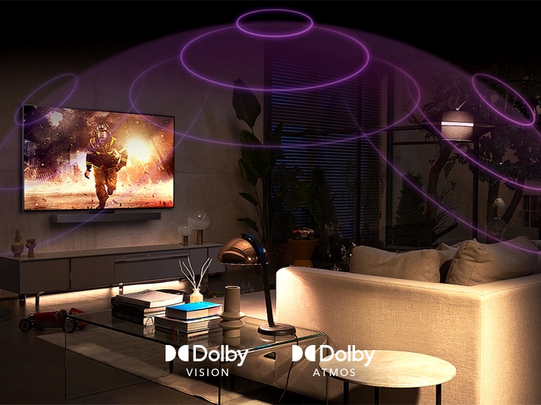 Image d’un téléviseur LG OLED dans une pièce - un film d’action est diffusé. Les ondes sonores créent un d?me entre le canapé et le téléviseur, illustrant un son spatial et immersif.
