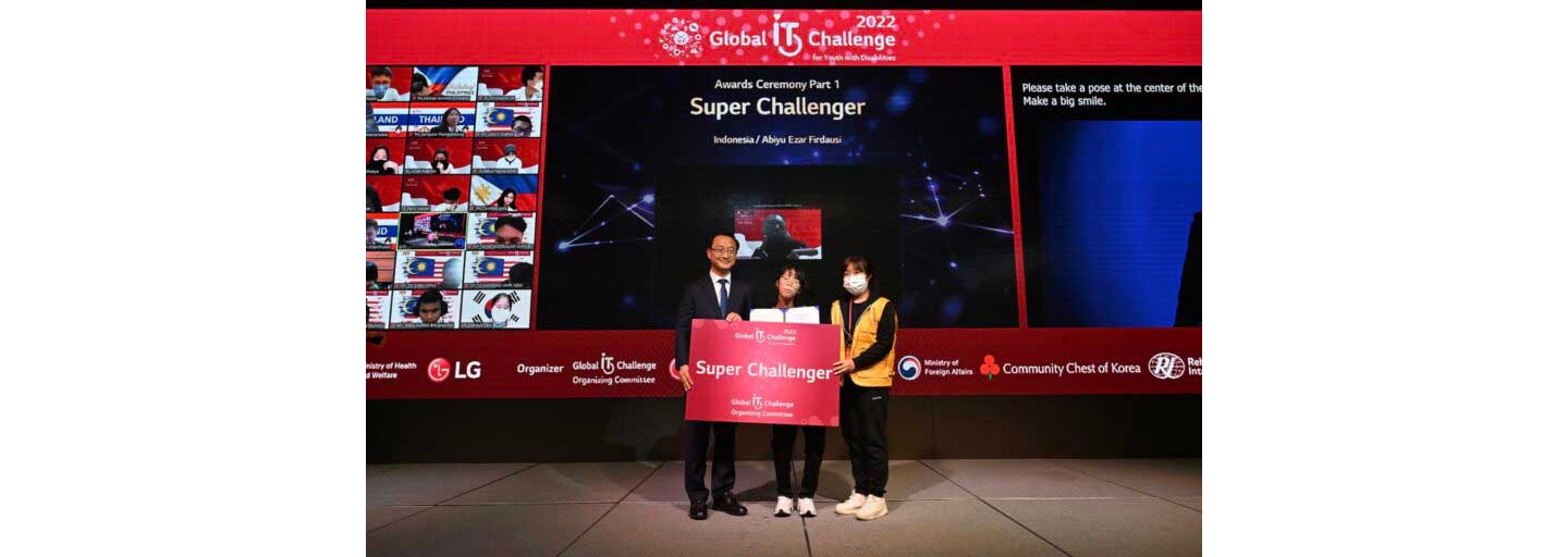 Abiyu Ezar Firdausi from Indonesia awarded as the Super Challenger in the 2022 GITC through livestream.
