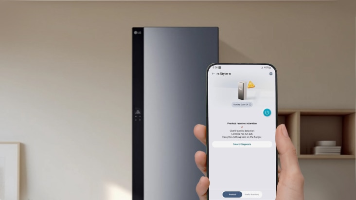 Video of detecting clothes falling from their hangers and notifying via the LCD screen of the Styler or in the ThinQ app	