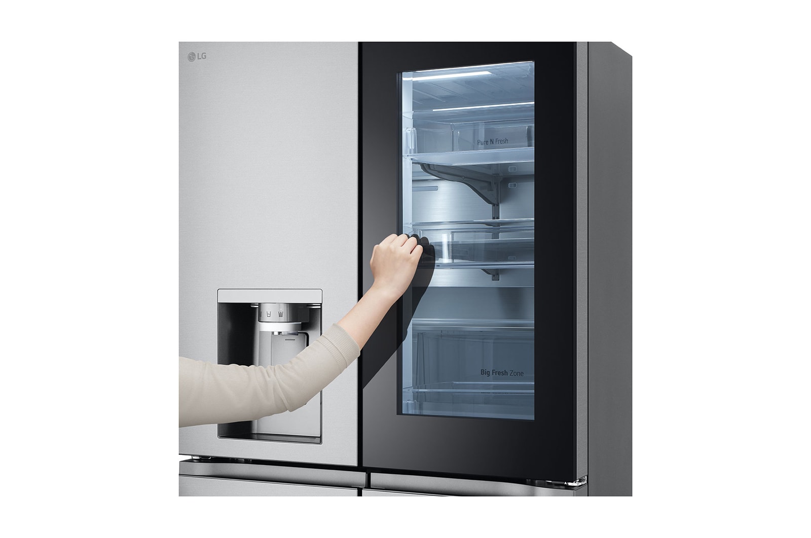 LG InstaView? Négyajtós h?t?szekrény DoorCooling??, Craft Ice? és ThinQ? technológia, 638L kapacitás, GMG960MBEE