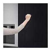 LG InstaView Door-in-Door? Side-by-Side h?t?szekrény DoorCooling<sup>+</sup>? és ThinQ? technológia, 635L kapacitás, GSXV80PZLE