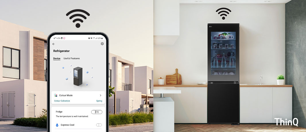 Az osztott kép egyik felén egy okostelefon látható az utcán az LG ThinQ applikáció használata k?zben, a másik felén egy LG InstaView Alulfagyasztós h?t?szekrény van a konyhában, melyek Wi-Fi-n keresztül csatlakoznak egymáshoz.