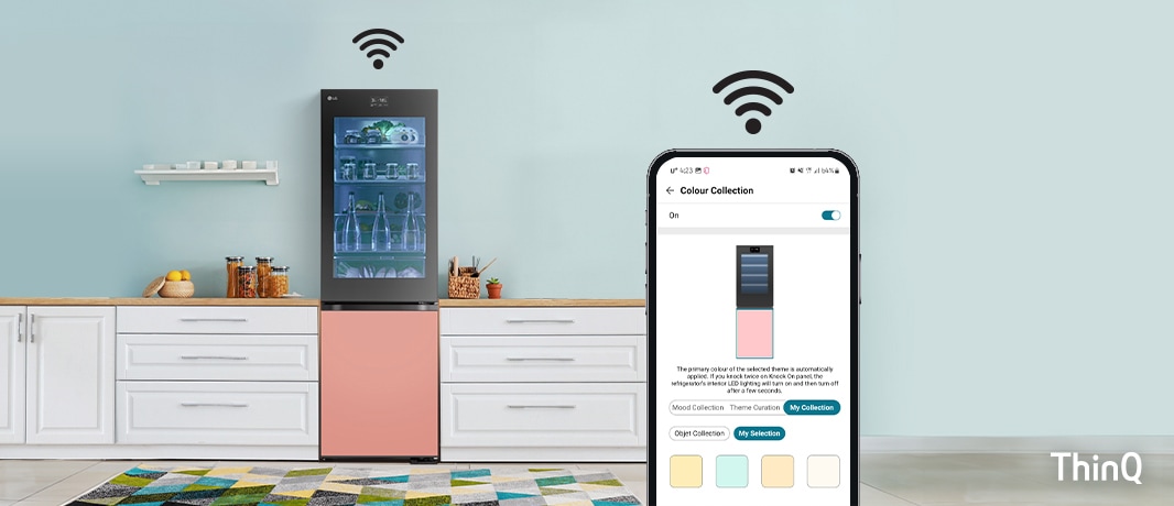 A kép egy Wi-Fi által csatlakozott h?t?szekrényt és okostelefont mutat. A telefon képerny?jén az LG ThinQ applikációban az LG InstaView MoodUP Alulfagyasztós h?t?szekrény választható színvariációi láthatók.