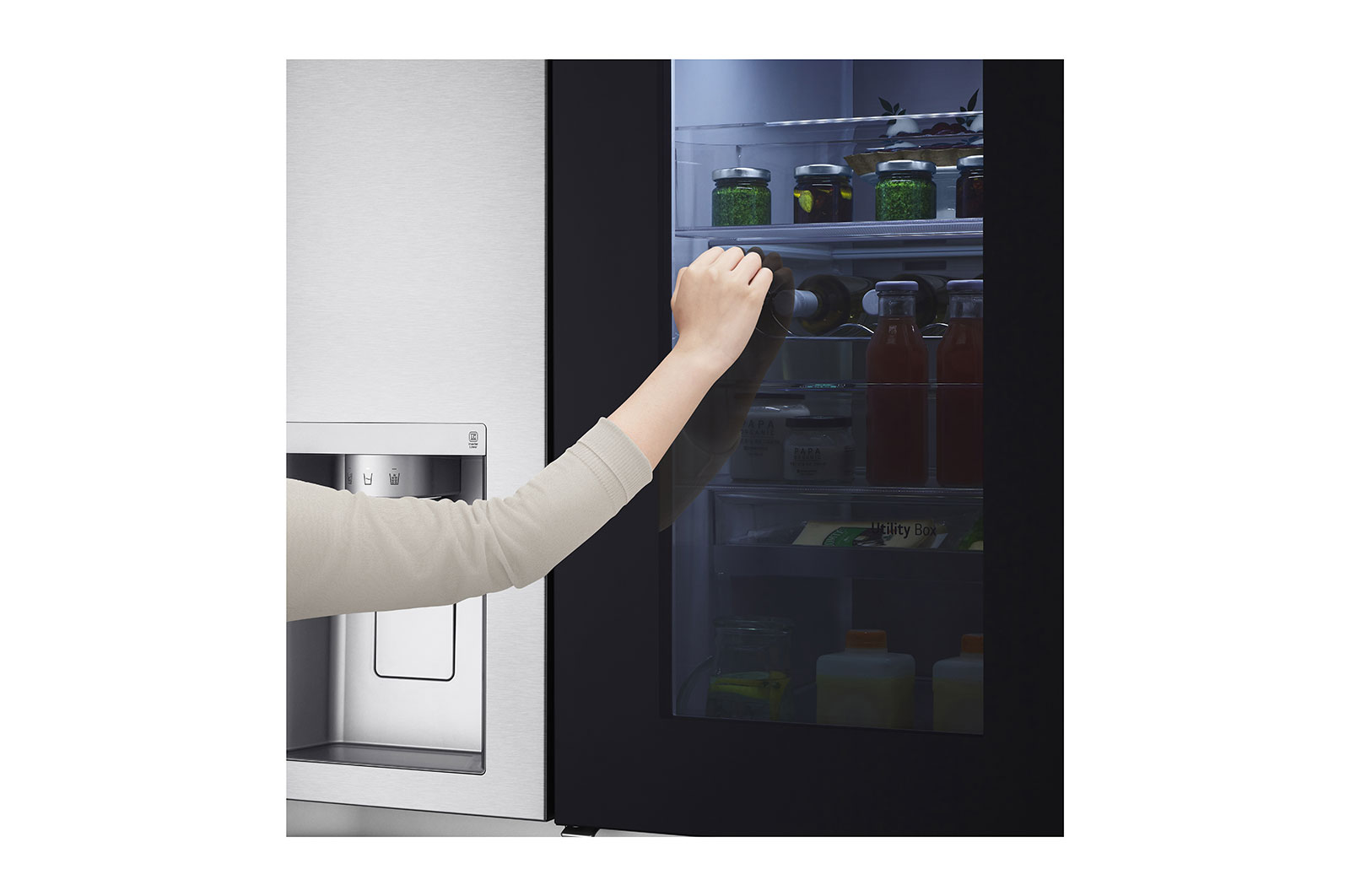 LG Knock Twice, See Inside, 674L InstaView Door-in-Door?, Side-by-Side Refrigerator with Inverter Linear Compressor, DoorCooling+?, GC-X257CSES
