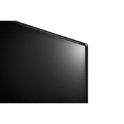 Primo piano del TV che mostra il bordo superiore