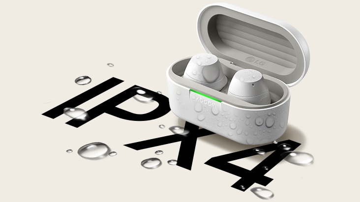 Xboom Buds con delle gocce d'acqua e la scritta IPX4 sotto di essi.