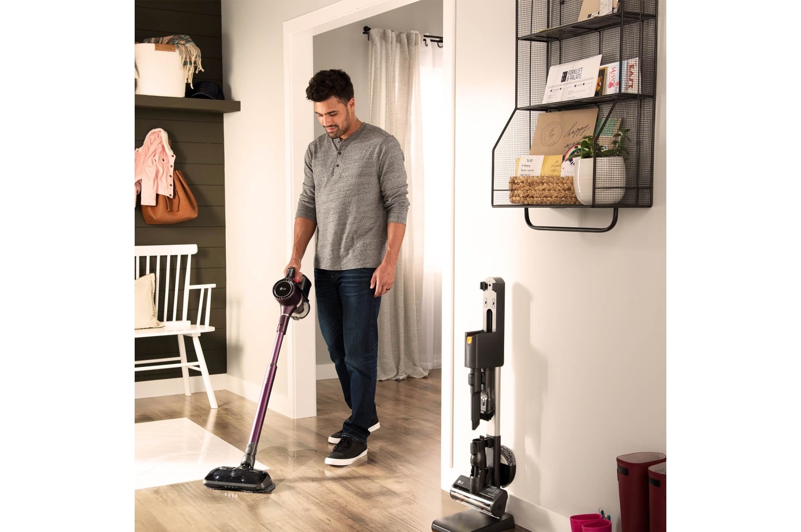 LG CordZero? A9K Ultra | Aspirapolvere Kompressor? 200 W, 120 min | 4 spazzole + 4 accessori, Wi-Fi | Nero, A9K-ULTRA1B