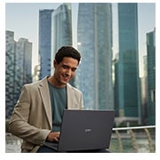 LG Notebook gram | 17", Windows 11 Home | Intel? Core? i7, 16GB RAM, SSD 1TB, solo 1.35kg di peso, Grigio Antracite, 17Z90R-G.AA79D