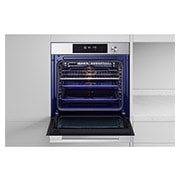 Foto frontale del forno aperto LG WSED7612S
