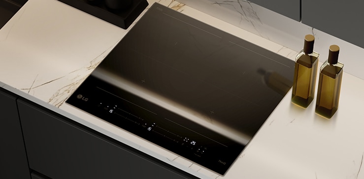 Immagine della finitura nera del vetro ceramico Schott del piano a induzione.