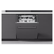 Foto frontale della lavastoviglie LG DB475TXS