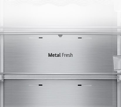 Dettaglio dell'interno del frigorifero che mostra la placca Metal Fresh?.