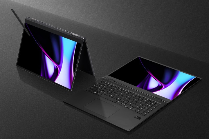 LG gram Pro 2in1 グループシーン - テントモードおよびフラットモード