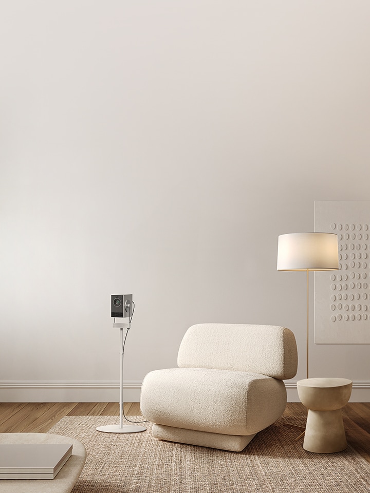 El soporte CineBeam Q CQS710PB mostró imágenes en la sala de estar.
