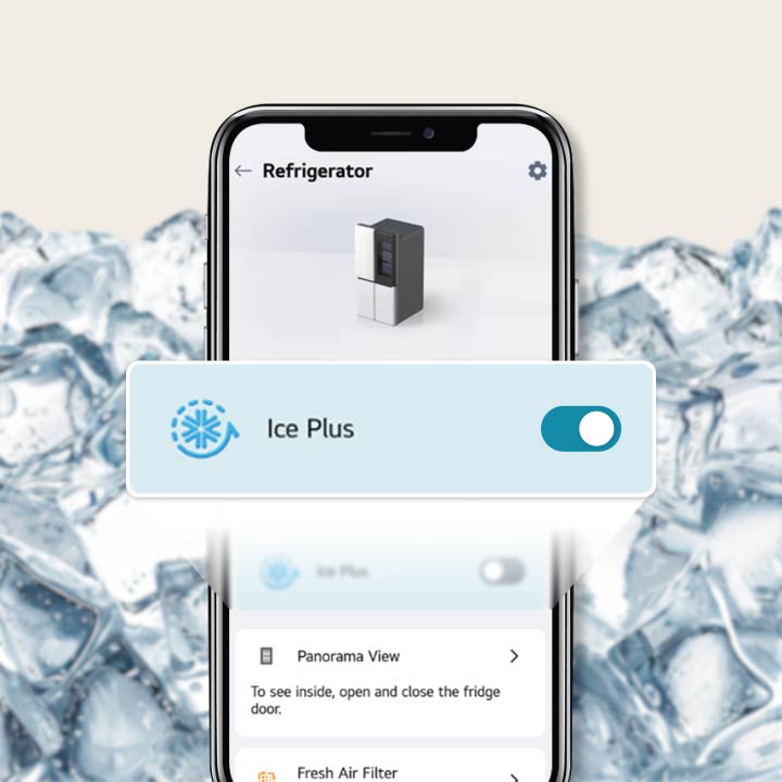 Het scherm van de LG ThinQ-app met de Ice Plus-bediening en ijsblokjes op de achtergrond