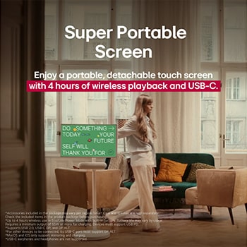 Een persoon die zijn LG StanbyME 2 rolt met behulp van de tv-standaard. De tekst legt uit hoe het Super Portable Screen 4 uur draadloos afspelen en USB-C heeft.