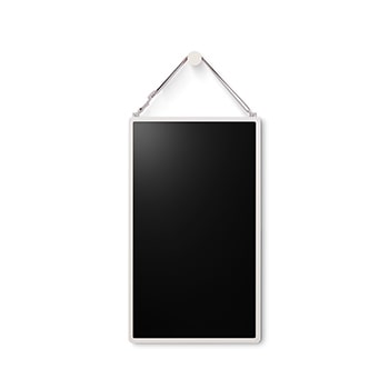 LG StanbyME 2 wordt aan de muur gehangen met behulp van de muurriem.