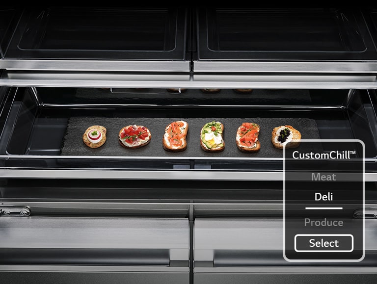 Se conservan varios tipos de canapes en la balda Custom Chill dentro del Frigorífico LG SIGNATURE.