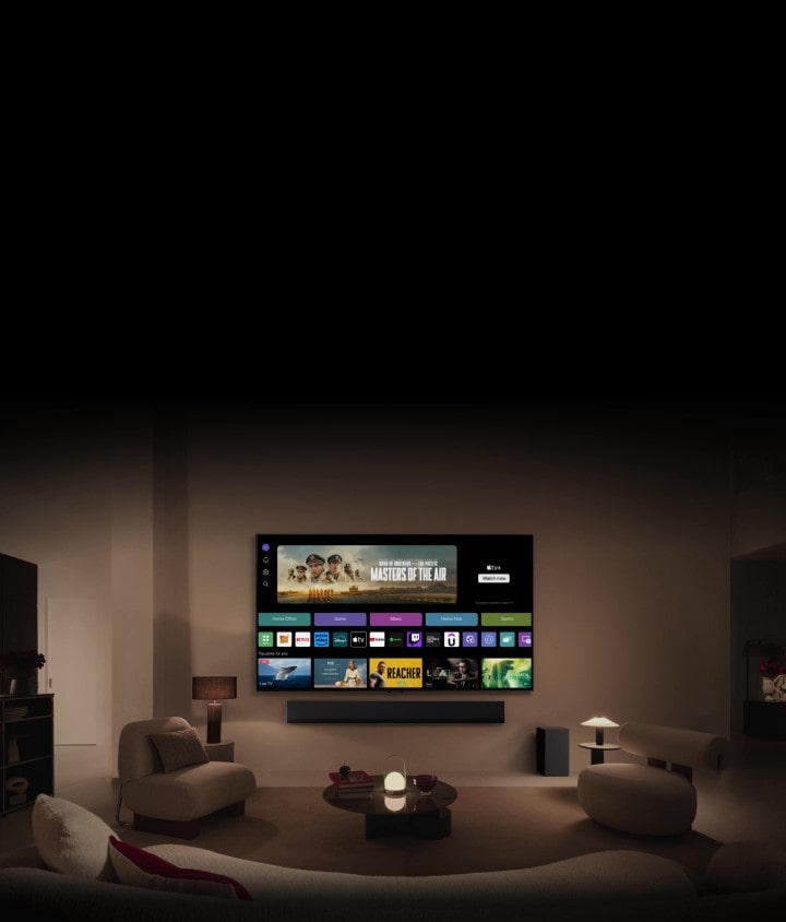 "Ekran g?ówny webOS 24 z kategoriami Home Office, Game, Music, Home Hub i Sports. W dolnej cz??ci ekranu wy?wietlane s? spersonalizowane rekomendacje w sekcji ?Najlepsze propozycje dla Ciebie”.	  "