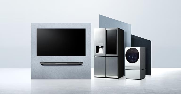 LG SIGNATURE OLED TV W, lodówka i pralka s? umieszczone na wirtualnej przestrzeni.