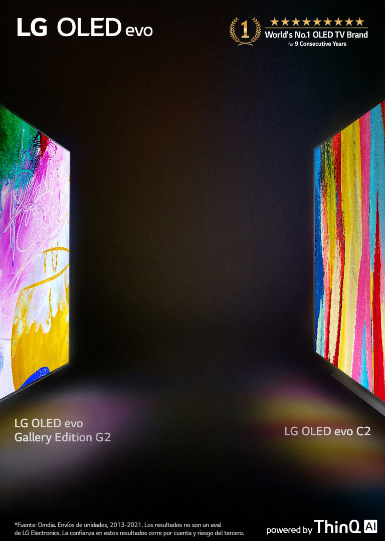 Widok z boku telewizorów LG OLED C2 i LG OLED G2 Gallery Edition ustawionych do siebie przodem w ciemnym pomieszczeniu. Na obu ekranach s? wy?wietlone dzie?a sztuki.